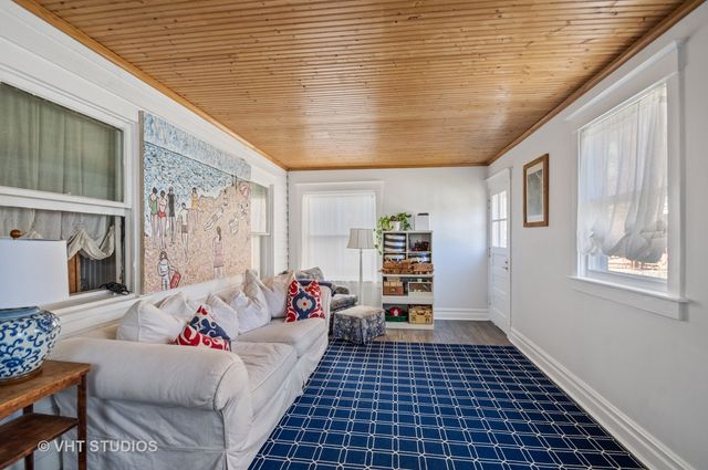 $300,000 | 1813 Lincoln Street, Evanston, IL 60201