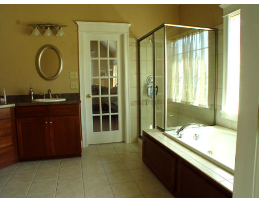 D Amberleaf Way Southwick, MA 01077 - Photo 6 of 9 Gallery Image 6