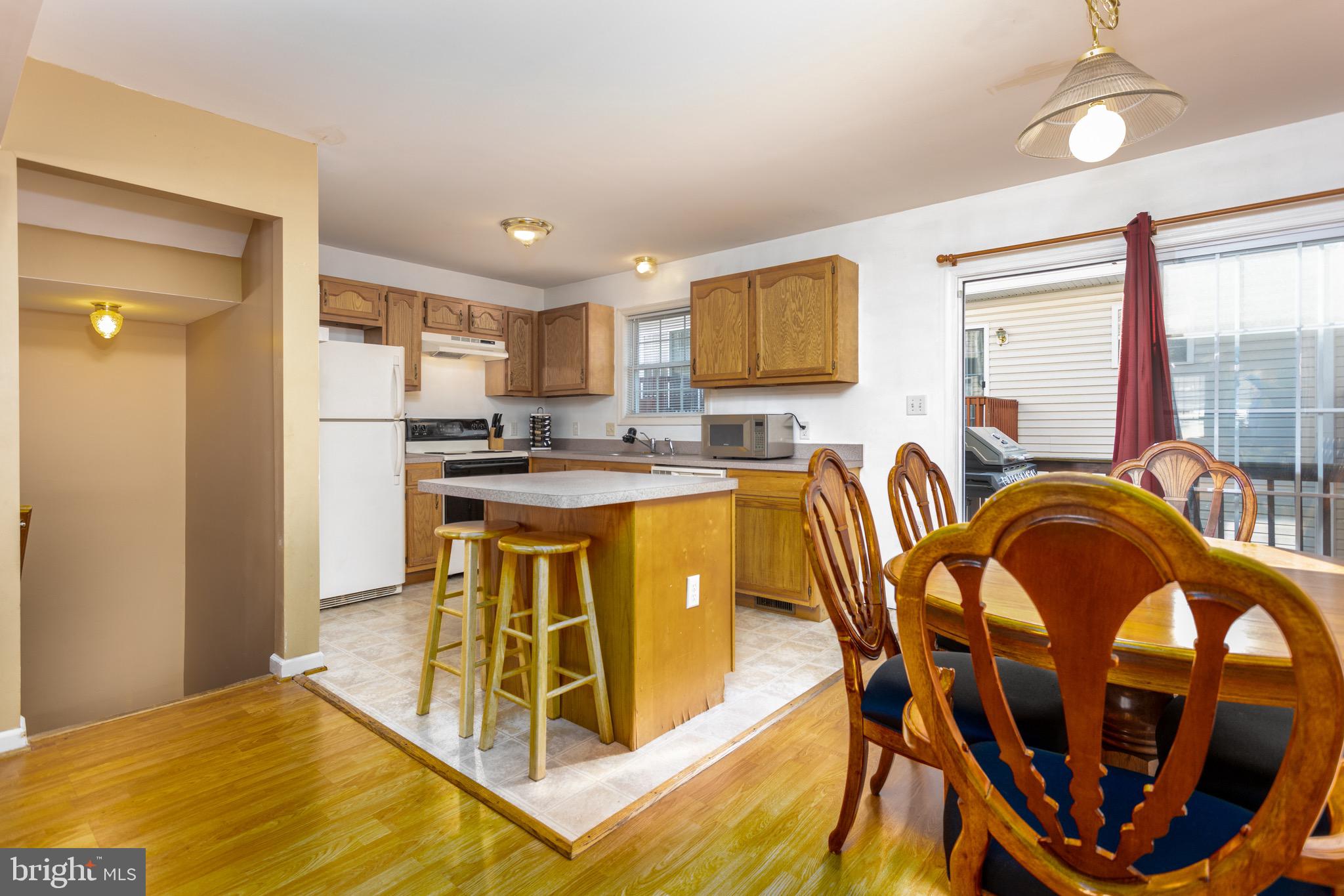 123 North Marshall Street Ranson, WV 25438 - Photo 8 of 28 Kitchen/dining