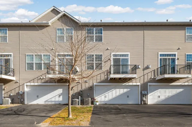 $325,000 | 4474 Bulrush Boulevard, Shakopee, MN 55379