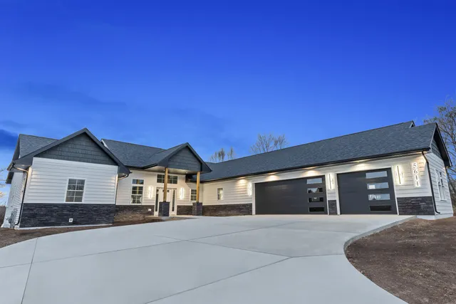 $665,000 | 5611 N Vista, Unit 5611, Janesville, WI 53548