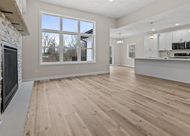 $660,000 | 5611 N Vista, Unit 5611, Janesville, WI 53548