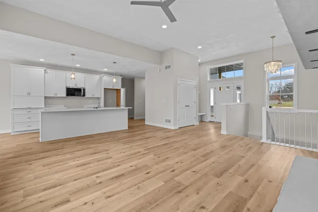 $665,000 | 5611 N Vista, Unit 5611, Janesville, WI 53548