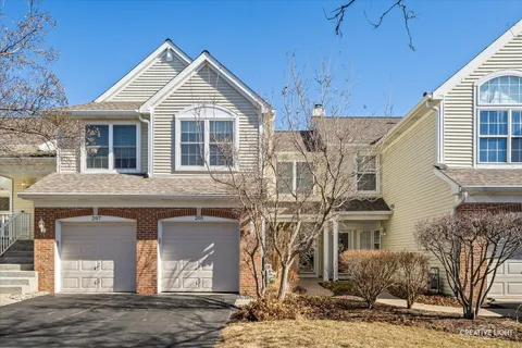 $265,000 | 205 Hidden Pond Circle, Aurora, IL 60504