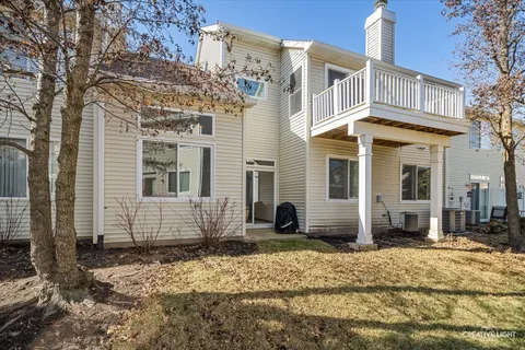 $265,000 | 205 Hidden Pond Circle, Aurora, IL 60504