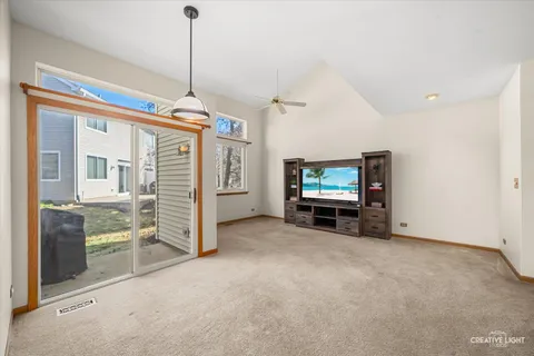 $265,000 | 205 Hidden Pond Circle, Aurora, IL 60504