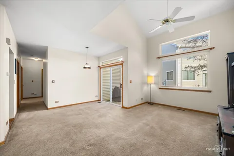 $265,000 | 205 Hidden Pond Circle, Aurora, IL 60504