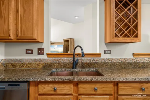 $265,000 | 205 Hidden Pond Circle, Aurora, IL 60504