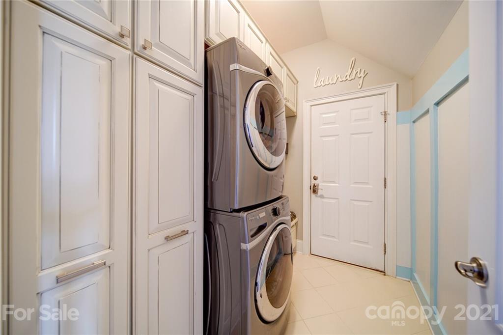 15624 Lake Ridge Road Charlotte, NC 28278 - Photo 11 of 48 Gallery Image 11