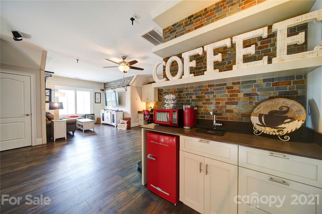 15624 Lake Ridge Road Charlotte, NC 28278 - Photo 34 of 48 Gallery Image 34