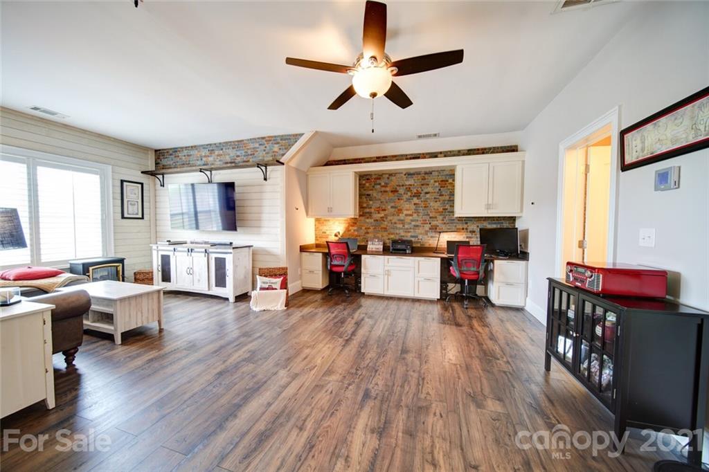 15624 Lake Ridge Road Charlotte, NC 28278 - Photo 35 of 48 Gallery Image 35