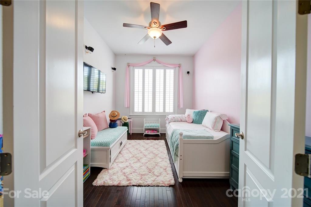 15624 Lake Ridge Road Charlotte, NC 28278 - Photo 9 of 48 Gallery Image 9
