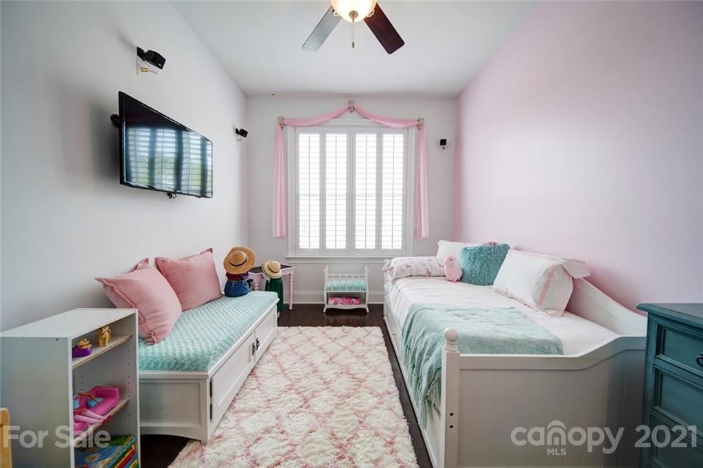 15624 Lake Ridge Road Charlotte, NC 28278 - Photo 10 of 48 Gallery Image 10