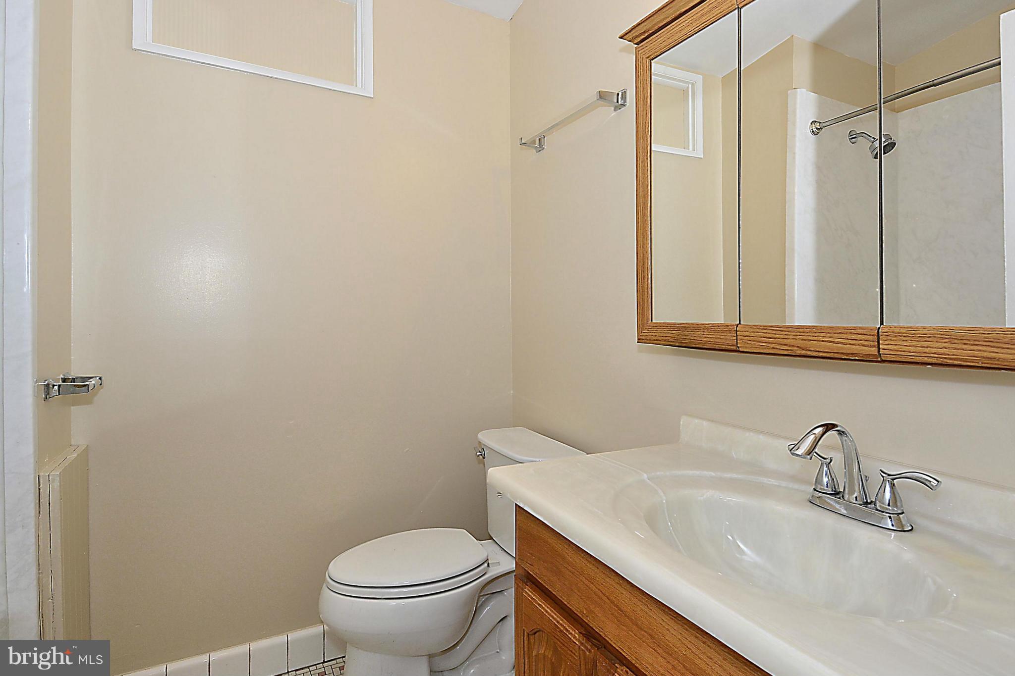 908 North Belgrade Road Silver Spring, MD 20902 - Photo 20 of 30 Hall Bath