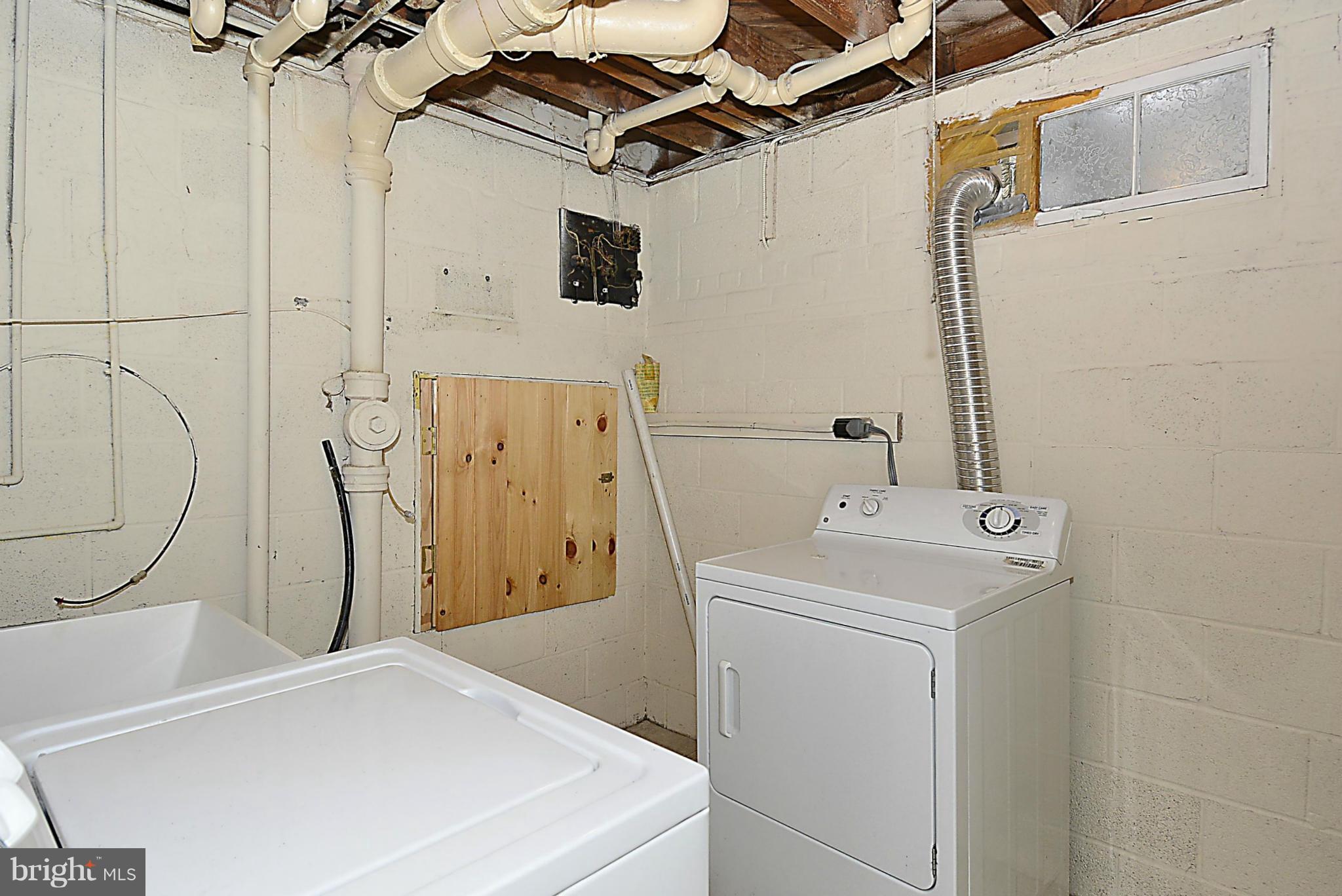 908 North Belgrade Road Silver Spring, MD 20902 - Photo 27 of 30 Laundry Room