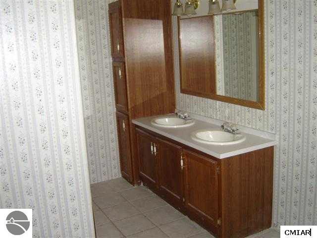 5010 West Fike Road Coleman, MI 48618 - Photo 8 of 9 1767822-7.JPG