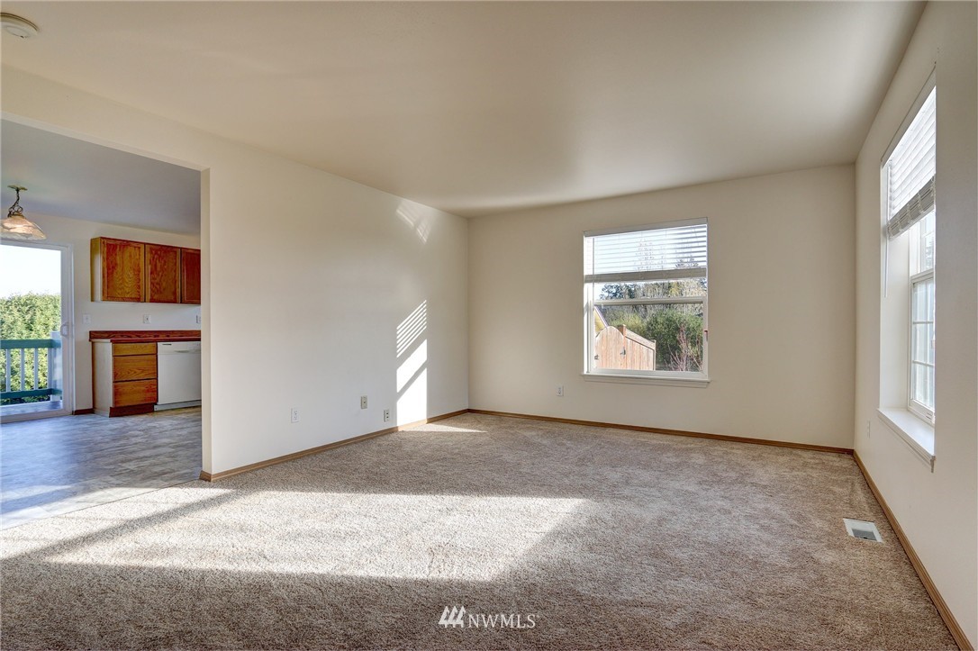 1828 Curt Rudolph Road Northeast Poulsbo, WA 98370 - Photo 4 of 15 Gallery Image 4