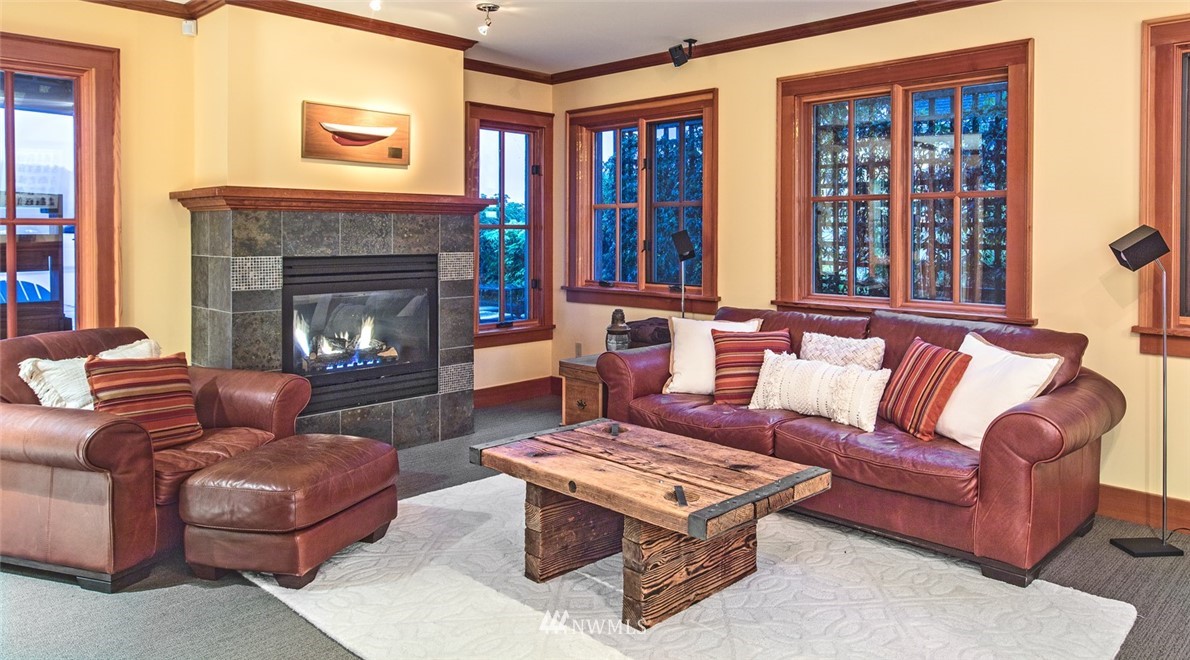 11940 Riviera Place Northeast Seattle, WA 98125 - Photo 18 of 25 Gallery Image 18