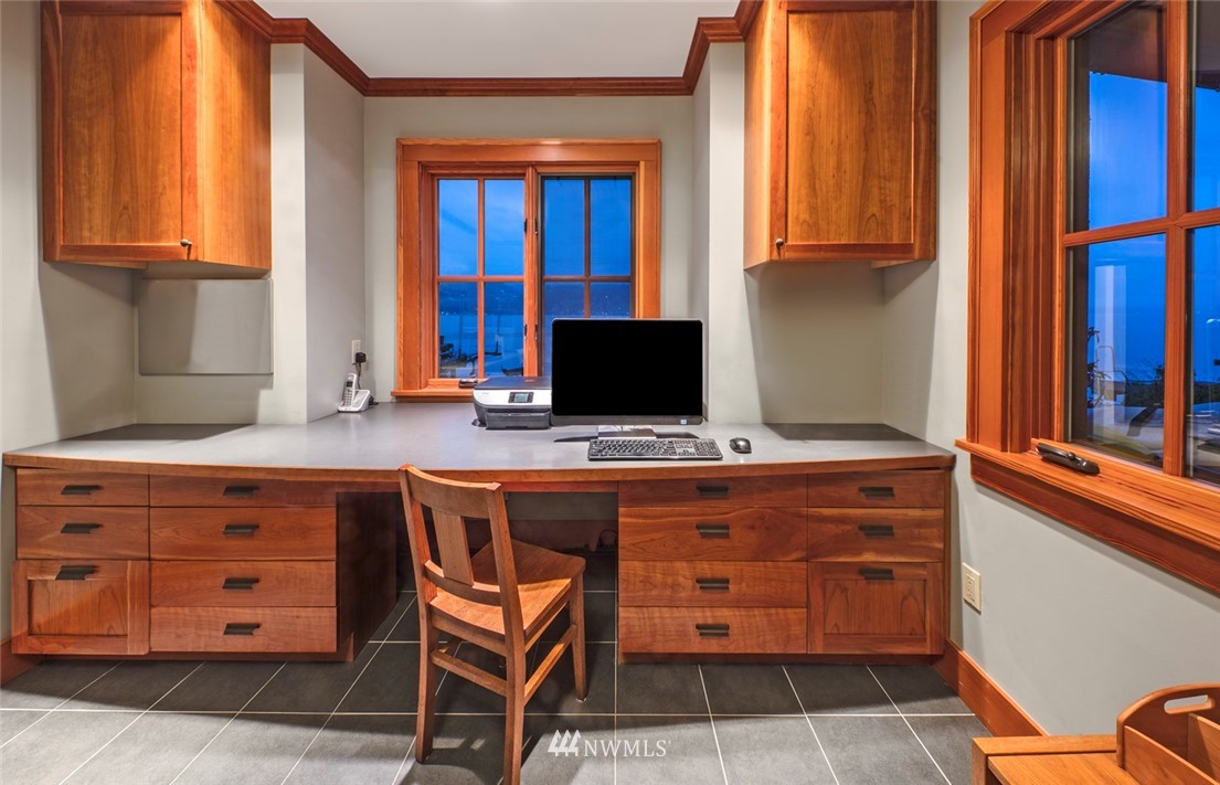 11940 Riviera Place Northeast Seattle, WA 98125 - Photo 20 of 25 Gallery Image 20