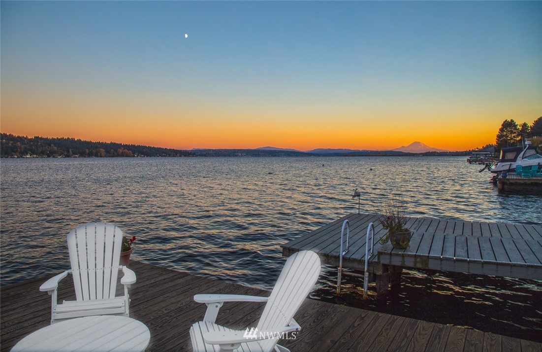 11940 Riviera Place Northeast Seattle, WA 98125 - Photo 23 of 25 Gallery Image 23