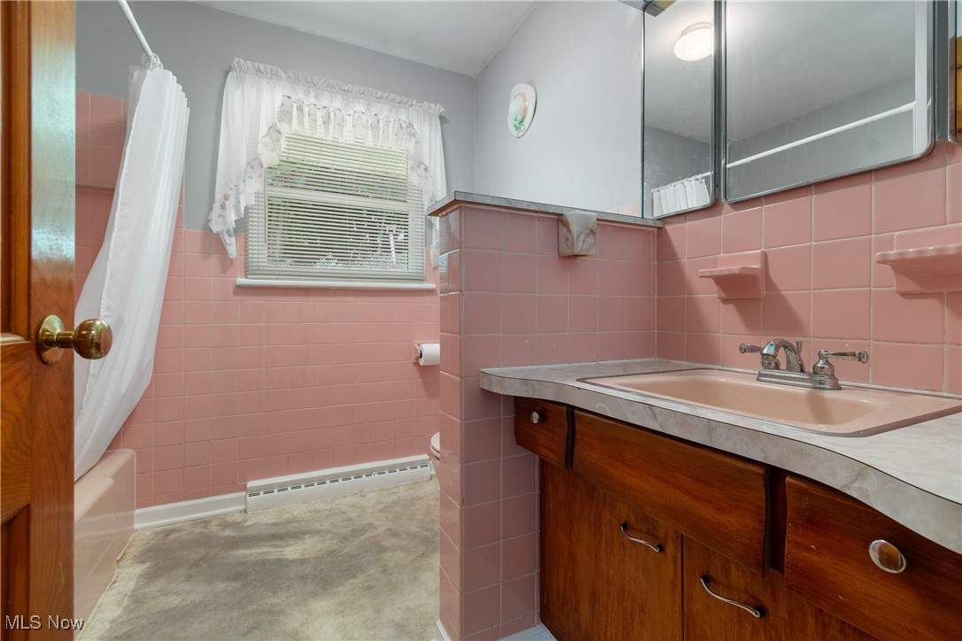 627 River Road Canal Fulton, OH 44614 - Photo 17 of 30 Main bathroom
