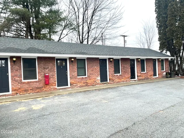 $1,300 | 2648 Highway 9, Unit 3, Malta, NY 12020