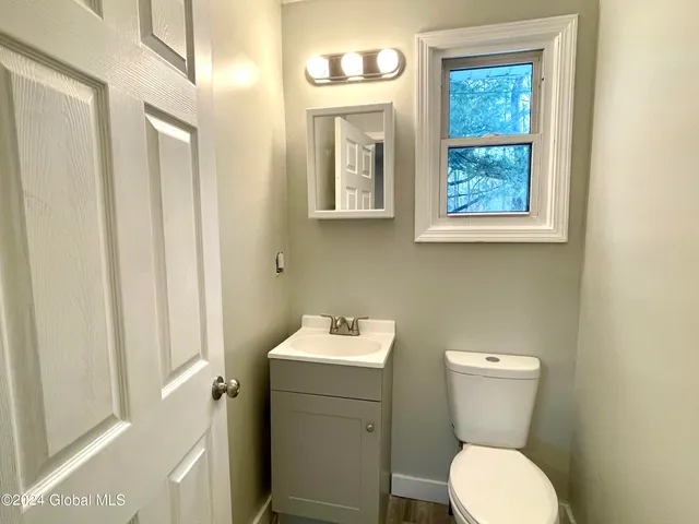 $1,300 | 2648 Highway 9, Unit 3, Malta, NY 12020