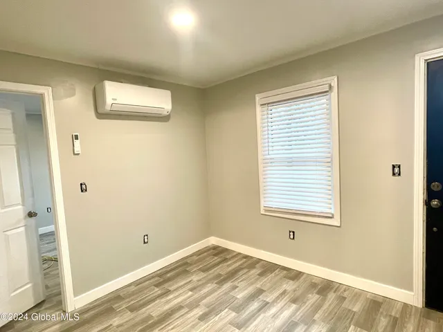 $1,300 | 2648 Highway 9, Unit 3, Malta, NY 12020