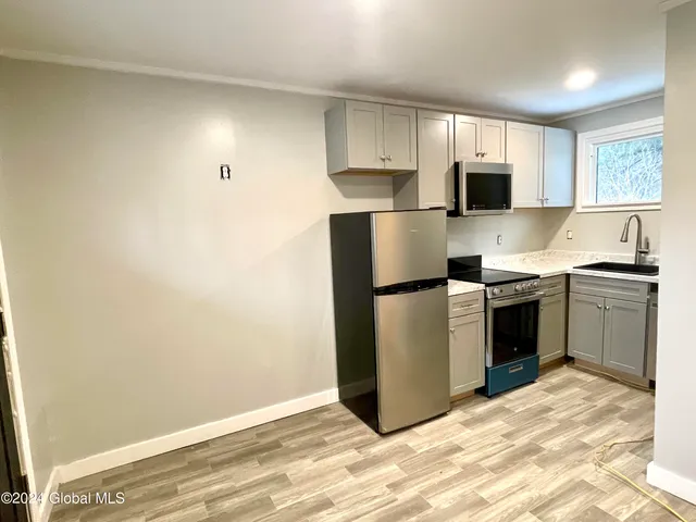 $1,300 | 2648 Highway 9, Unit 3, Malta, NY 12020