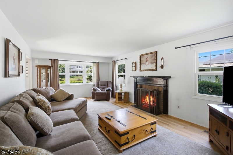 13 Abbott Road Somerset, NJ 08873 - Photo 9 of 32