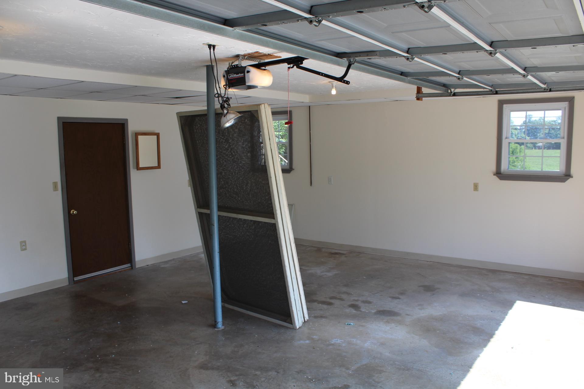 2283 Black Rock Road Hanover, PA 17331 - Photo 24 of 34 ATTACHED HOUSE GARAGE WITH FULL DOOR SCREENS