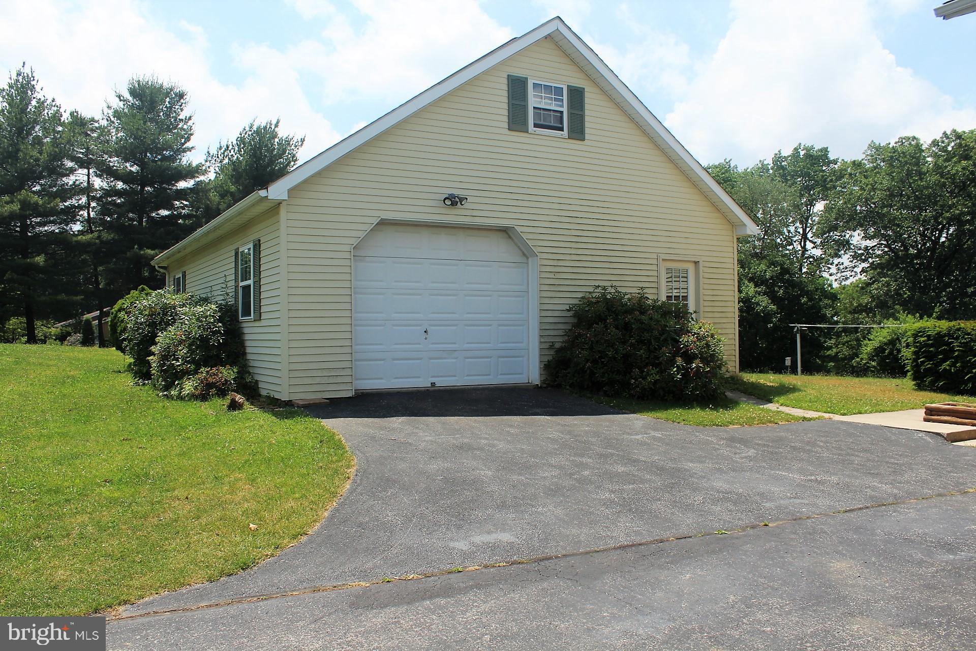2283 Black Rock Road Hanover, PA 17331 - Photo 5 of 34 28X34 DETACHED BUILDING