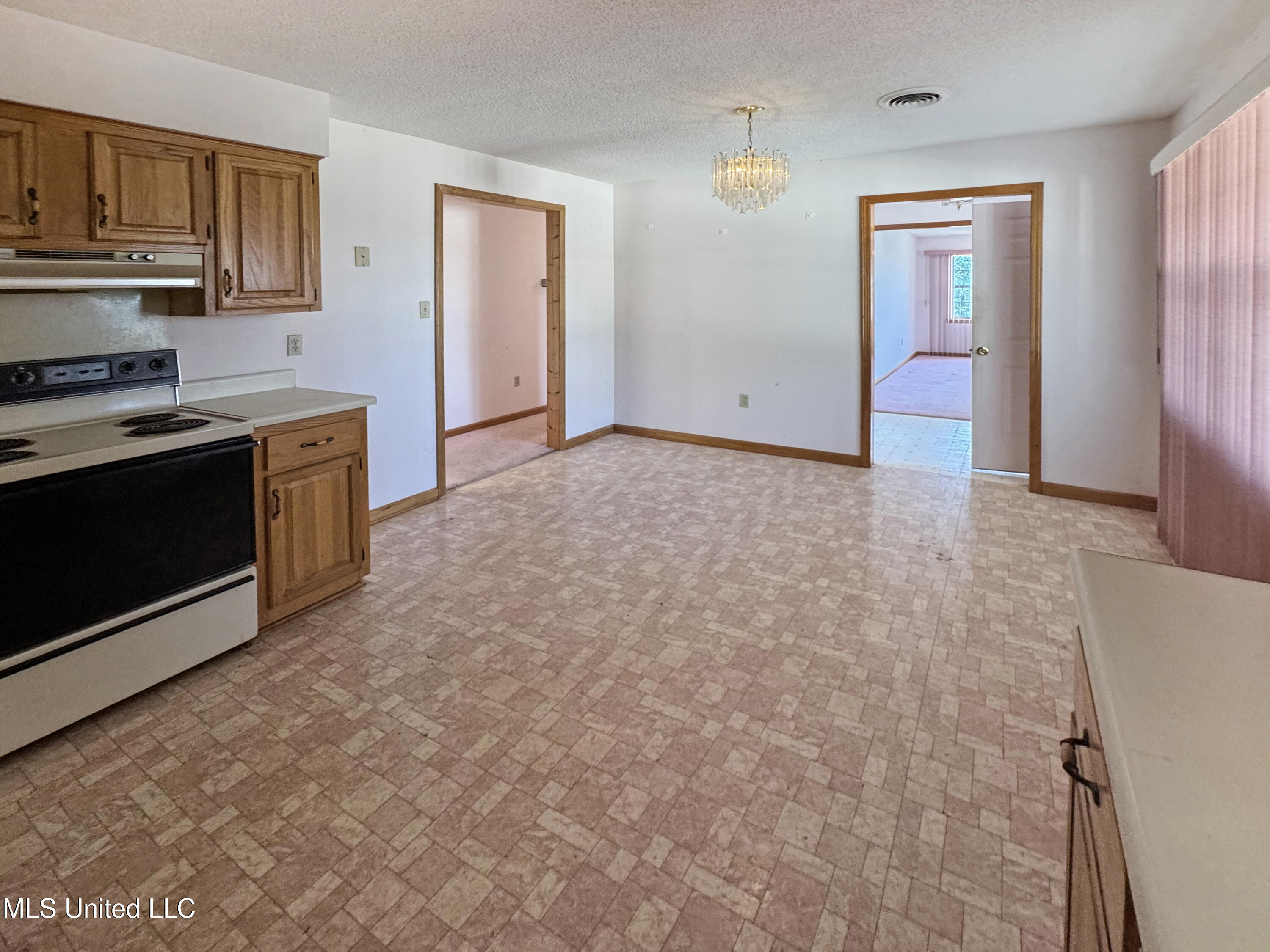 237 Liles Road Holly Springs, MS 38635 - Photo 5 of 22 IMG_1752