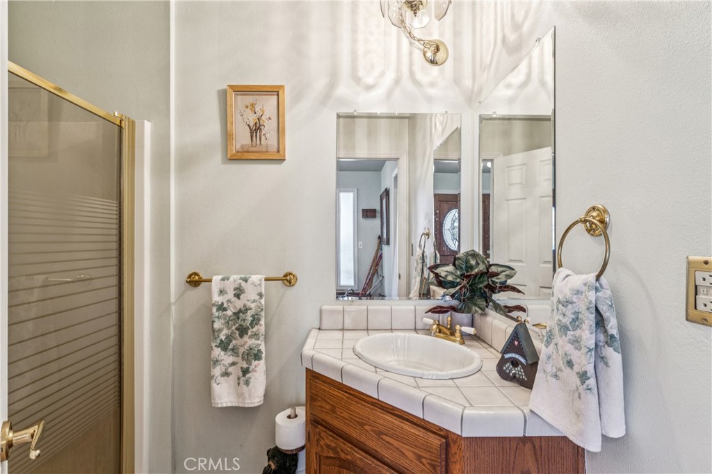 628 Grass Valley Road Lake Arrowhead, CA 92352 - Photo 23 of 64