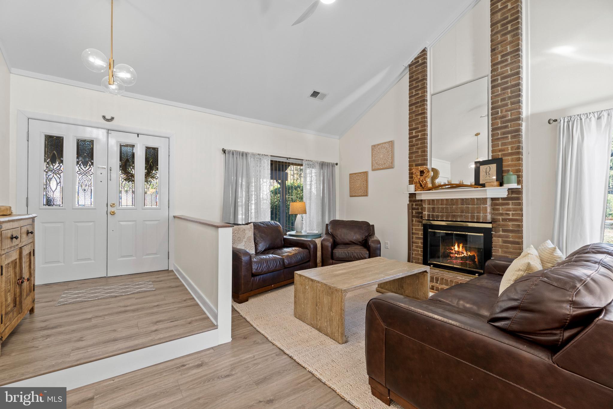 4449 Flintstone Road Alexandria, VA 22306 - Photo 4 of 33 Gallery Image 4