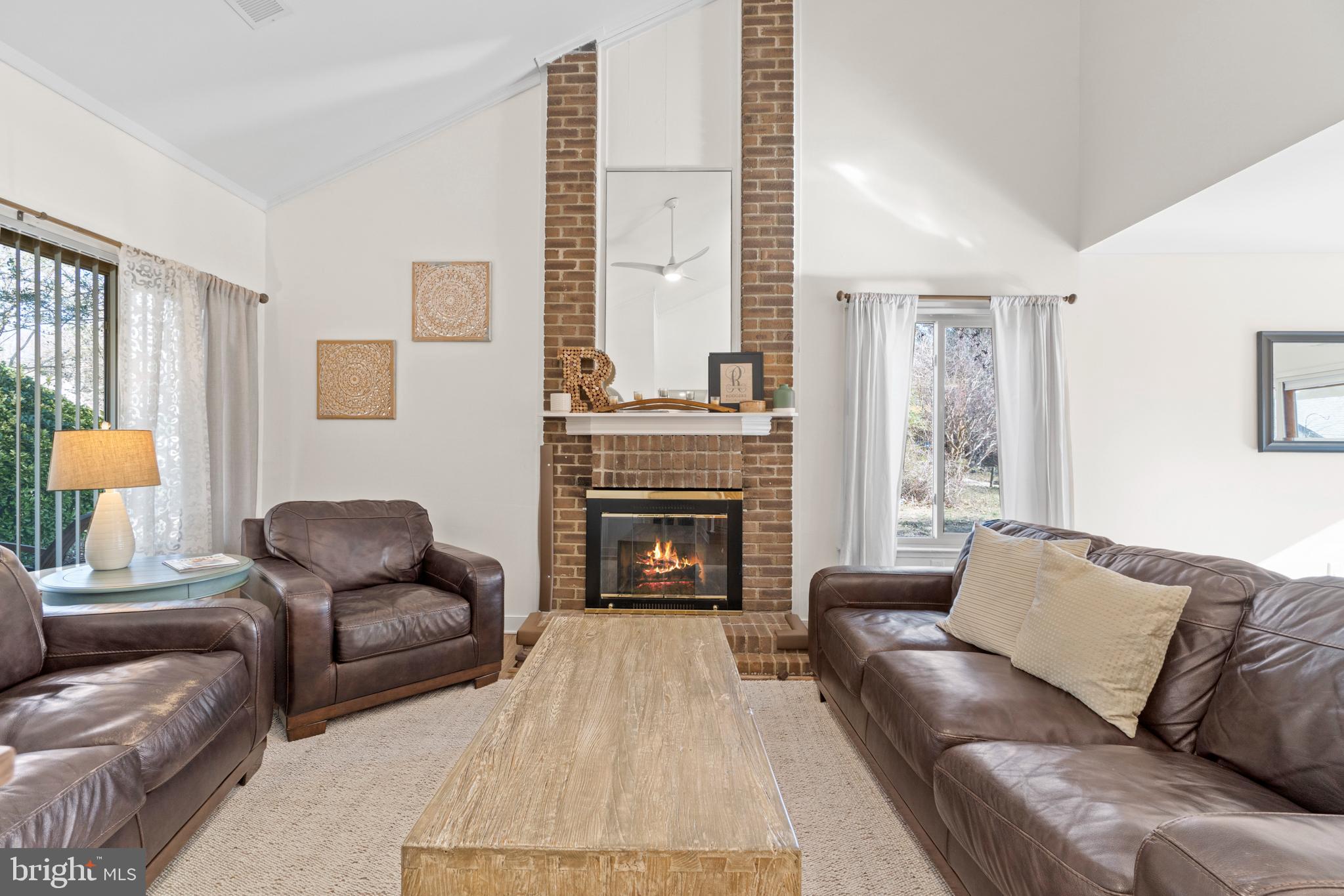 4449 Flintstone Road Alexandria, VA 22306 - Photo 5 of 33 Gallery Image 5