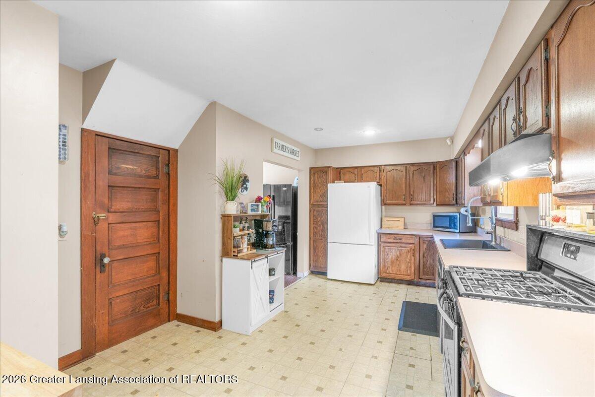2016 South Aurelius Road Mason, MI 48854 - Photo 30 of 51 40-Media Jett -36