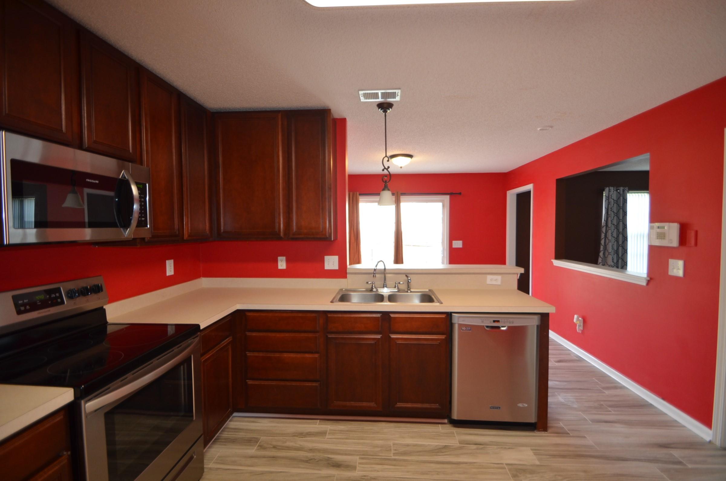7923 New Ryder Road North Charleston, SC 29406 - Photo 4 of 17 7923 New Ryder kitchen 1