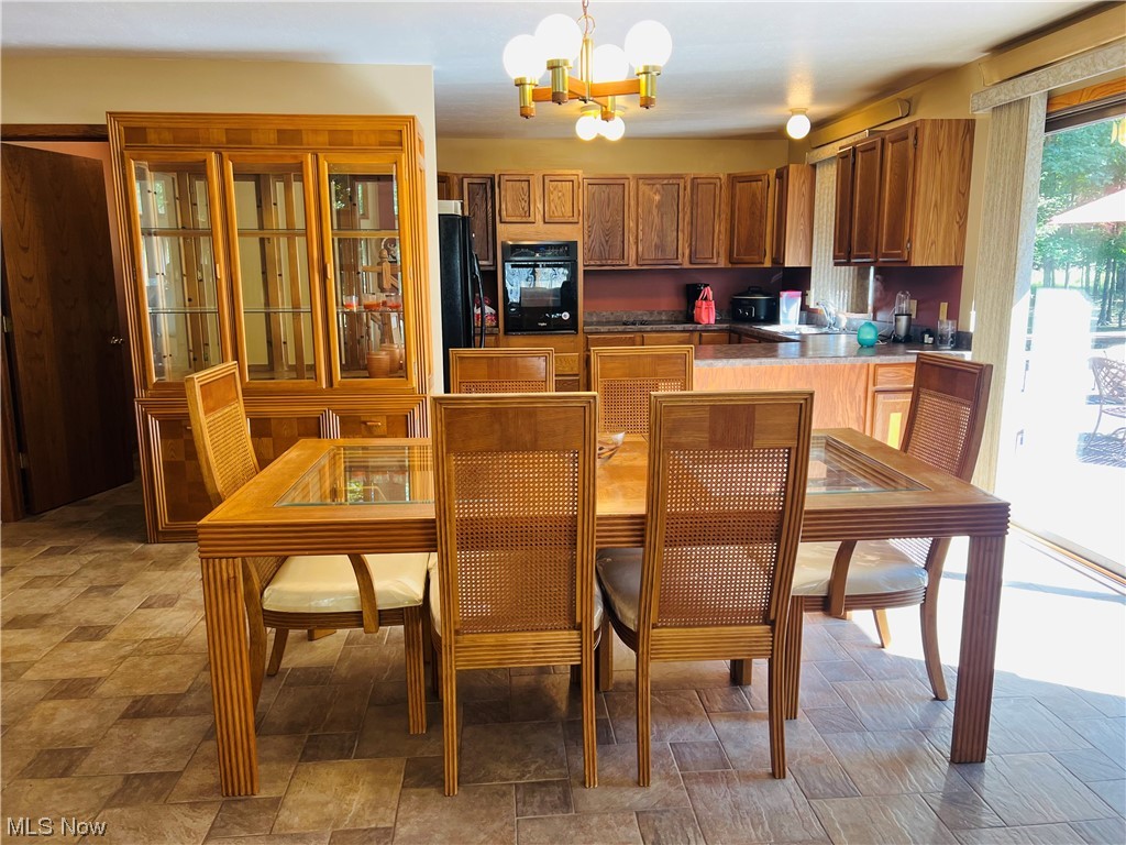7129 State Rte 5 Ravenna, OH 44266 - Photo 12 of 28 View of tiled dining area