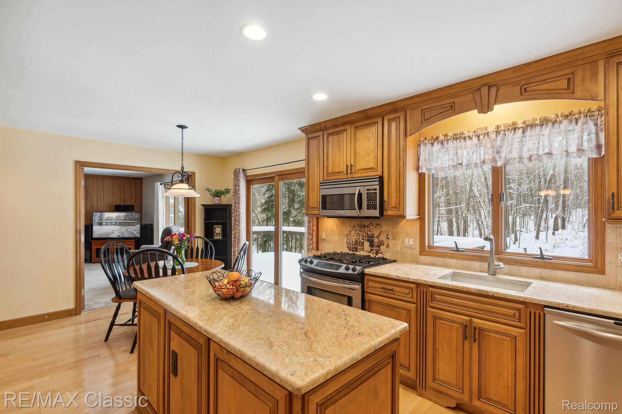 12127 Shaffer Road Davisburg, MI 48350 - Photo 10 of 42 Gallery Image 10