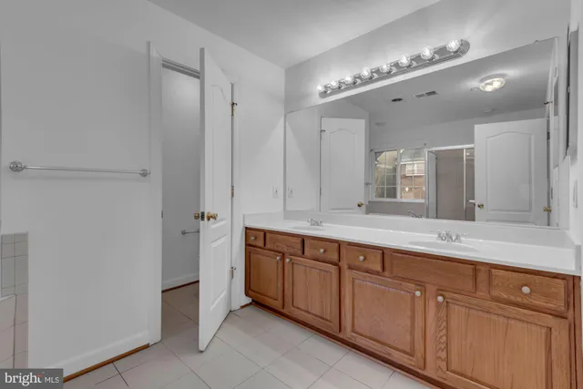 $380,000 | 3510 Carriage Walk Lane, Unit 29C, Laurel, MD 20724