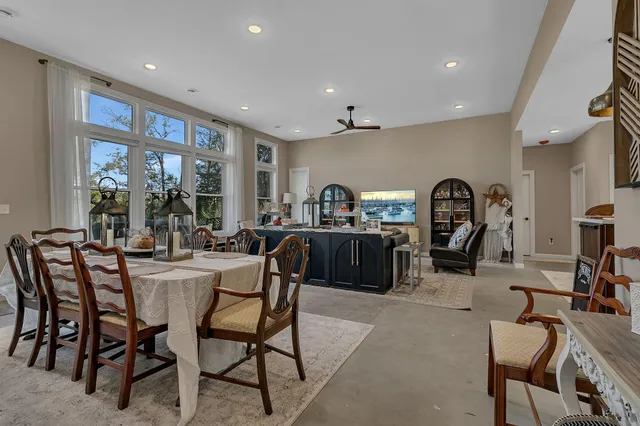 $899,000 | 20638 121st Street Northeast, New London, MN 56273