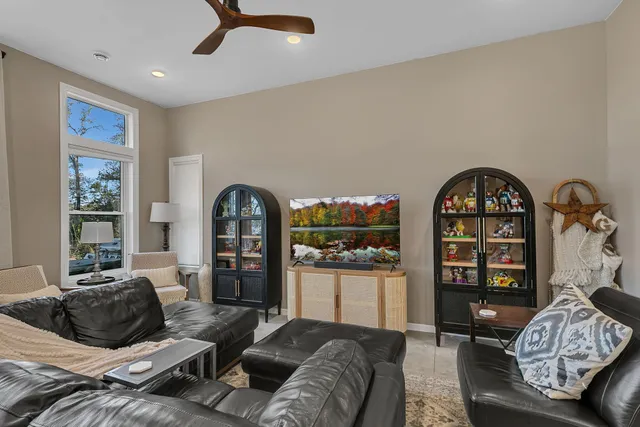 $899,000 | 20638 121st Street Northeast, New London, MN 56273