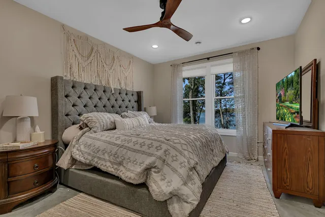 $899,000 | 20638 121st Street Northeast, New London, MN 56273