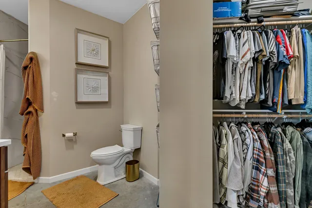 $899,000 | 20638 121st Street Northeast, New London, MN 56273