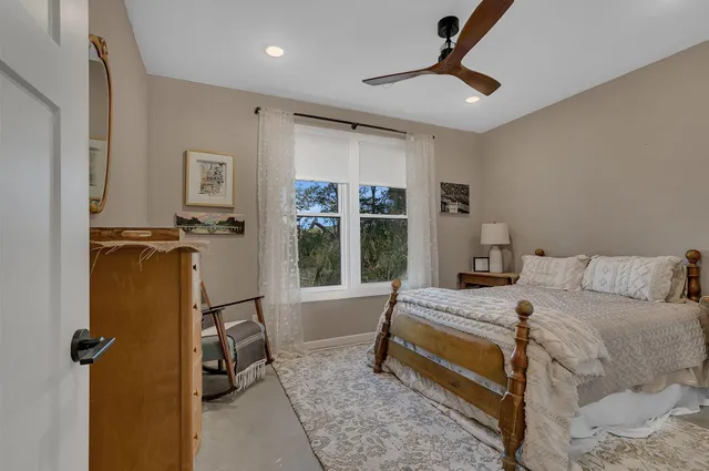 $899,000 | 20638 121st Street Northeast, New London, MN 56273