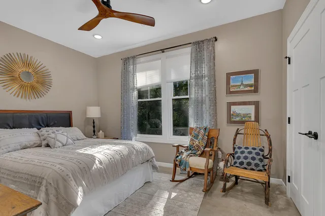 $899,000 | 20638 121st Street Northeast, New London, MN 56273