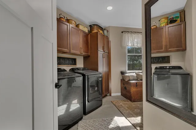 $899,000 | 20638 121st Street Northeast, New London, MN 56273