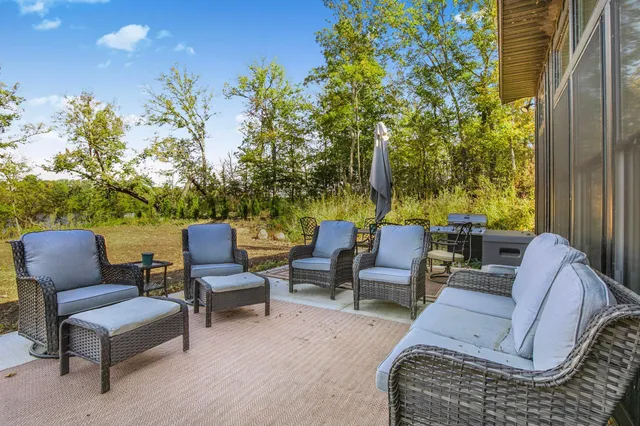 $899,000 | 20638 121st Street Northeast, New London, MN 56273