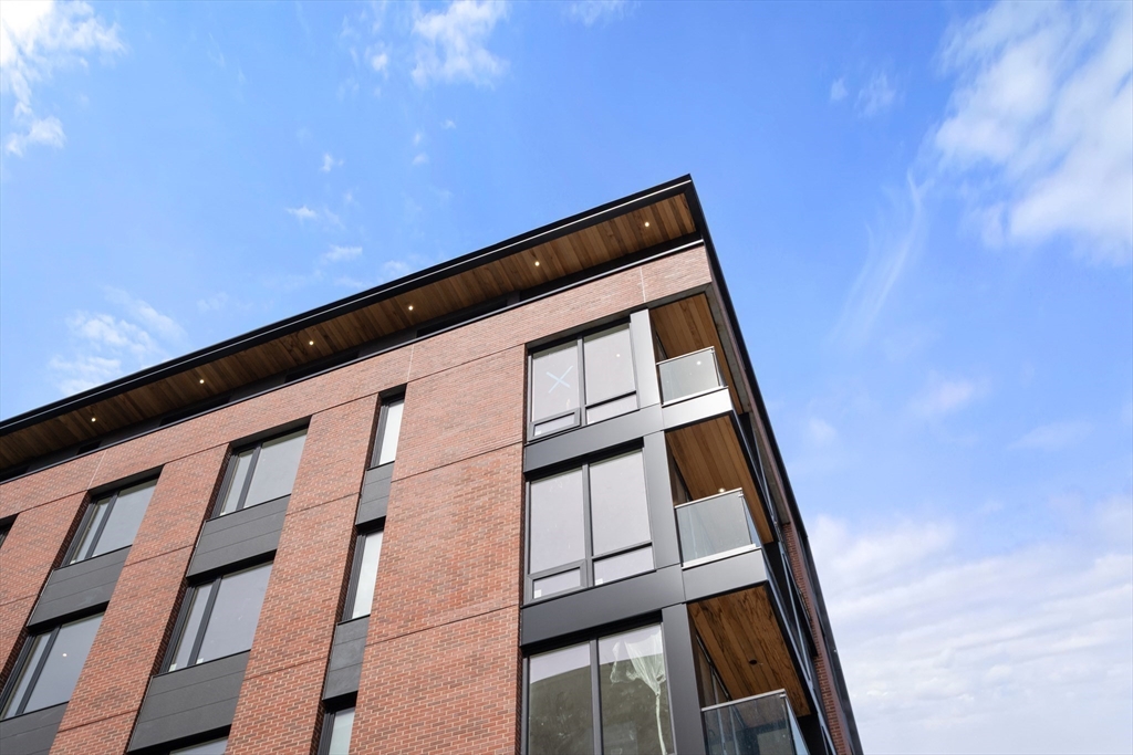 595 Albany Street, Unit 302 Boston, MA 02118 - Photo 25 of 28